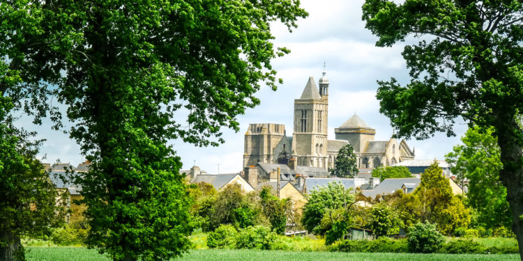 Un été en France : la cathédrale de Dol-de-Bretagne
