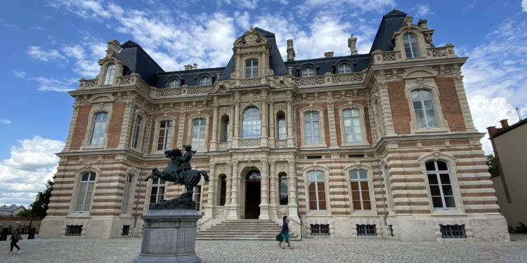 Avenue de Champagne, l’écrin du roi des vins