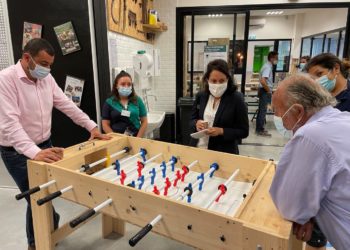 Partie de baby-foot à Leroy Merlin Le Pontet