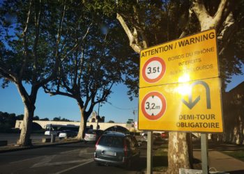 Collisions au pont Saint Bénezet : SOS patrimoine en danger