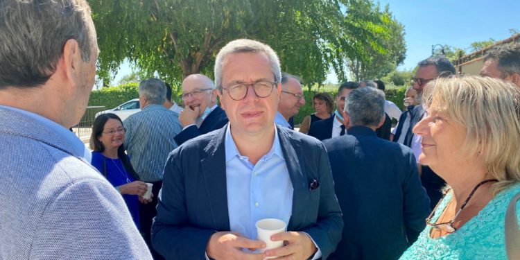 Le sénateur Jean-Baptiste Blanc vote contre le cumul des mandats