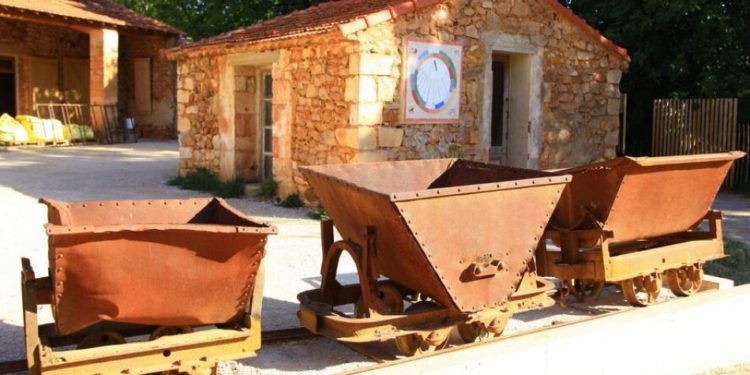 Ôkhra, dans la peau d’un ouvrier à l’usine d’ocre