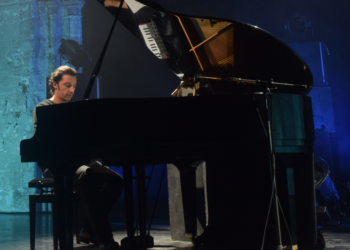 Théâtre du Chêne noir, trois pianistes voyageurs revisitent les classiques et offrent leurs œuvres originales