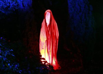 Chasse aux fantômes dans un palais des Papes hanté