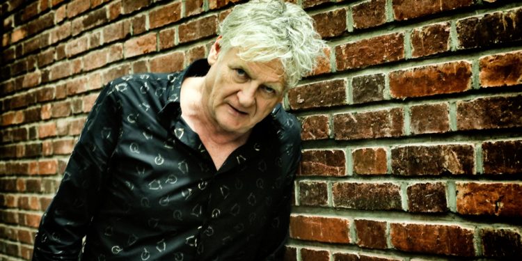 Rodolphe Burger en concert à Châteaurenard avec son sixième album solo