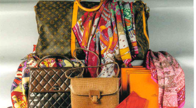 Hôtel des ventes d’Avignon, Bijoux et accessoires de mode témoins de vies les plus diverses