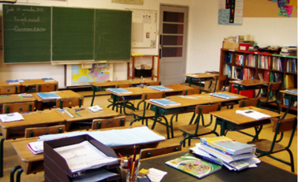 Vaucluse, le sénateur Lucien Stanzione dénonce la fermeture des classes et la disparition des services publics