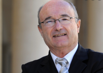 Orange, Jacques Bompard contraint d’abandonner tous ses mandats