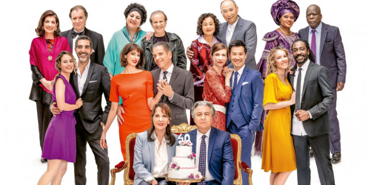 L’équipe de ‘Qu’est-ce qu’on a tous fait au bon Dieu ?’ au Capitole studios