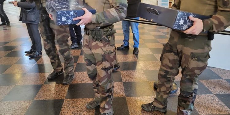 Avignon : des paniers gourmands pour les militaires