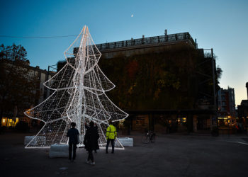 Le manège fait faux bond, Avignon appelle Blachère illuminations à la rescousse