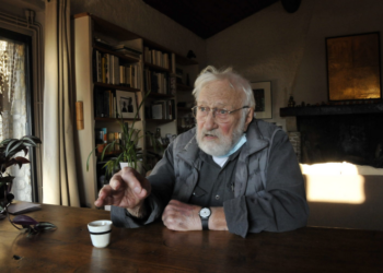 L’Isle-sur-la-Sorgue, La galerie Retour de voyage accueille Denis Brihat pour une séance de dédicace