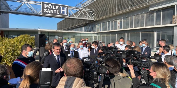 Olivier Véran à Carpentras : « caravane médiatique » et subvention étatique