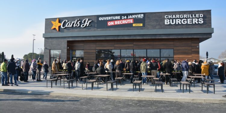 Carl’s Jr Pontet : une inauguration et un an de burgers gratuits