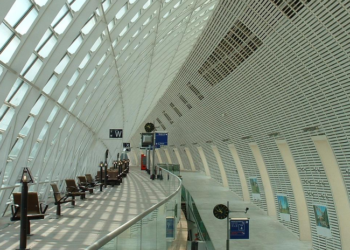 Le sénateur Lucien Stanzione vent debout contre les suppressions des guichets de gares SNCF