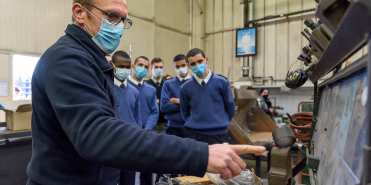 Les jeunes du Service militaire volontaire à la découverte des métiers de NGE