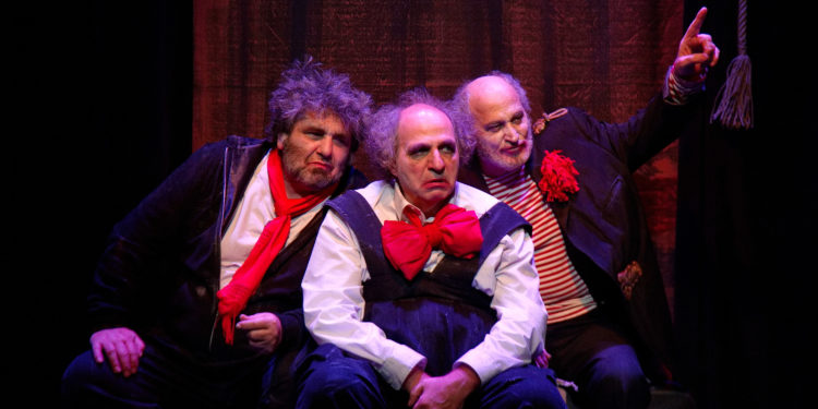 Dans les frimas de l’hiver, une comédie féroce et survoltée à voir au Théâtre du Balcon