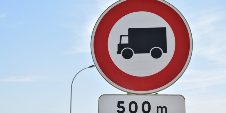 Villeneuve interdit la circulation des véhicules de plus de 19 tonnes