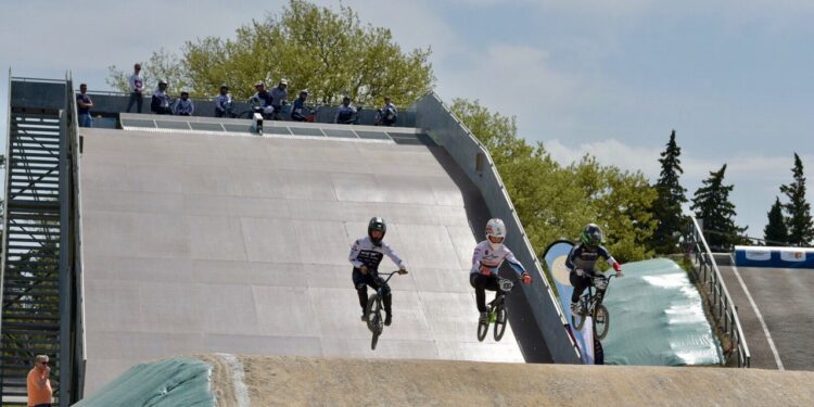 Sarrians : la butte de BMX de 8 mètres prête pour les entraînements olympiques