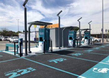 Orange : Carrefour se dote d’une station de charge électrique