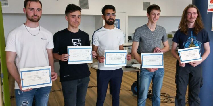 Tricastin : Cinq étudiants reçoivent une bourse d’étude nucléaire
