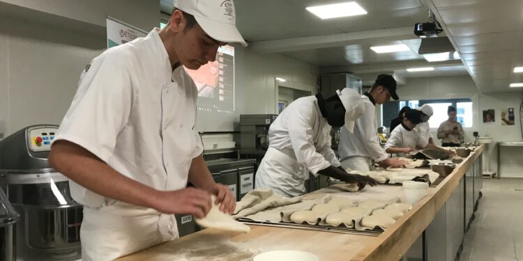 Artisanat : les ambassadeurs de l’apprentissage mis à l’honneur à Avignon