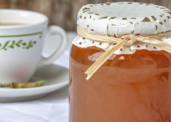 Les mains dans la terre, Sarah Mörch vous invite à faire de la gelée de thym