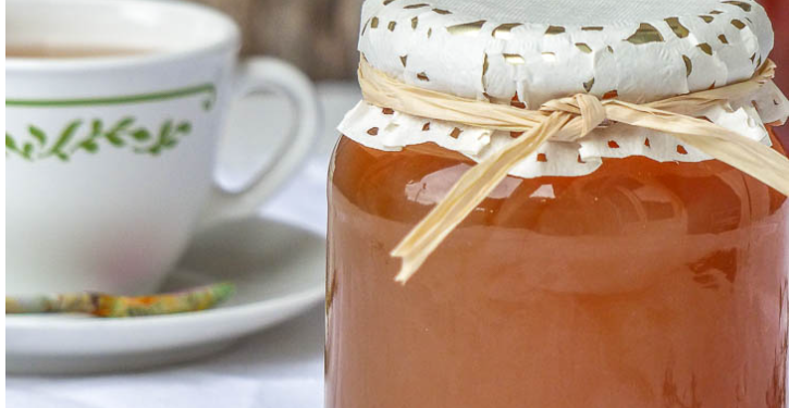Les mains dans la terre, Sarah Mörch vous invite à faire de la gelée de thym