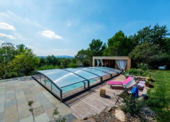 Aladdin Concept : des abris de piscines 100% provençales !