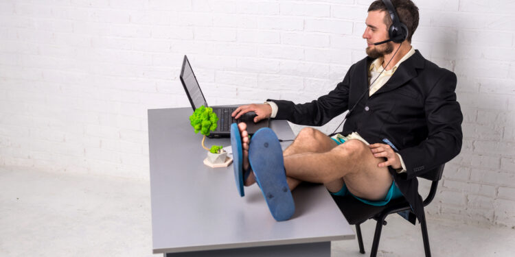 Pic de chaleur et tenue vestimentaire :  que peut-on imposer aux salariés ?