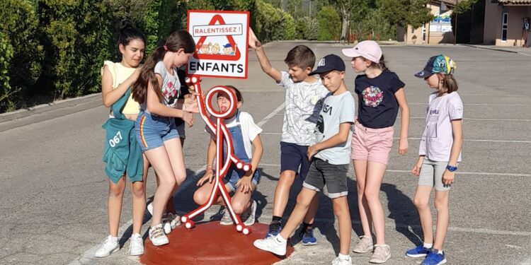 Gargas : les enfants sensibilisent les automobilistes à la vitesse
