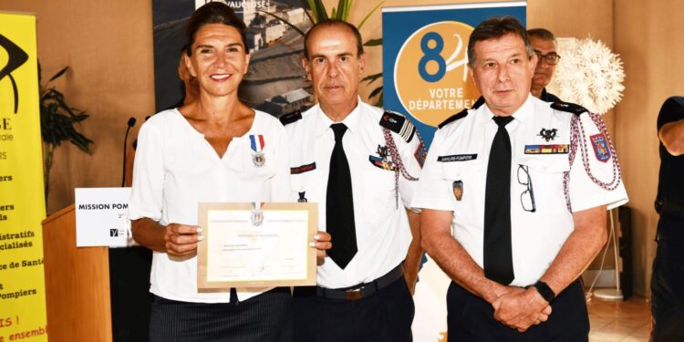 Dominique Santoni reçoit la médaille d’honneur des Sapeurs-pompiers de France