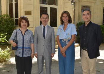 Avignon, quand la Chine vient écouter les cigales