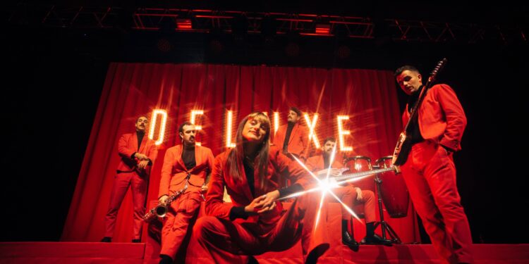 Les humoristes D’jal et Zize et le groupe de musique Deluxe débarquent à Apt