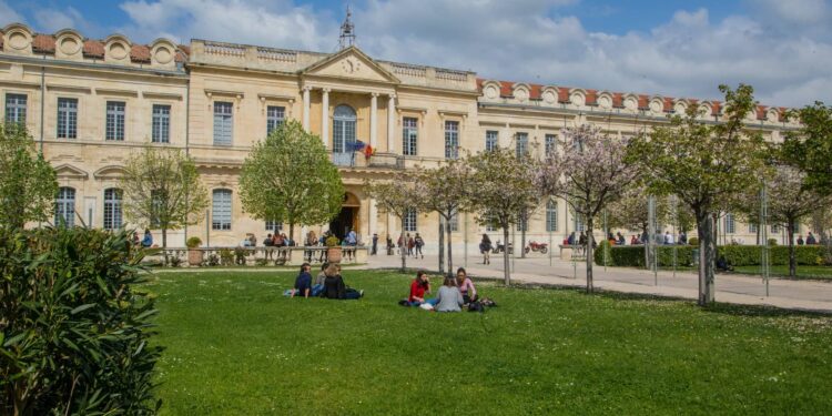 Avignon Université : une rentrée à 2354,35€