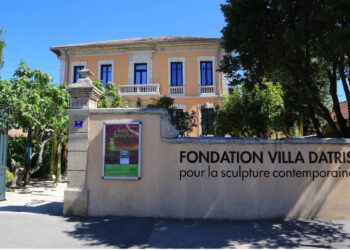 Découvrez le programme de la Villa Datris autour de l’exposition ‘Toucher Terre’