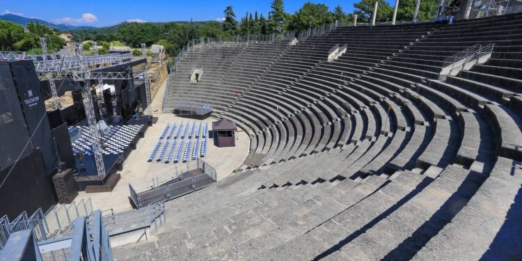 La musique électro va résonner au théâtre antique de Vaison-la-Romaine