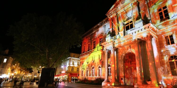 Hélios, le festival qui illumine le patrimoine avignonnais