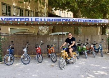 2 temps en temps : découvrir le Luberon à mobylette