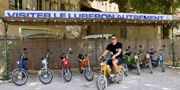 2 temps en temps : découvrir le Luberon à mobylette