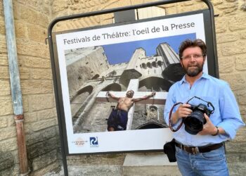 Châteauneuf-du-Pape : les journalistes-photographes et dessinateurs de presse au cœur d’une exposition