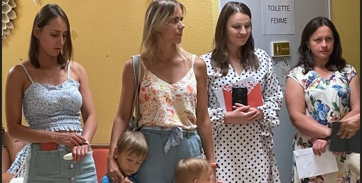 Bédoin, les familles ukrainiennes partent aujourd’hui pour Orange