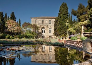Villeneuve-lès-Avignon, Visite de l’abbaye Saint-André et des jardins
