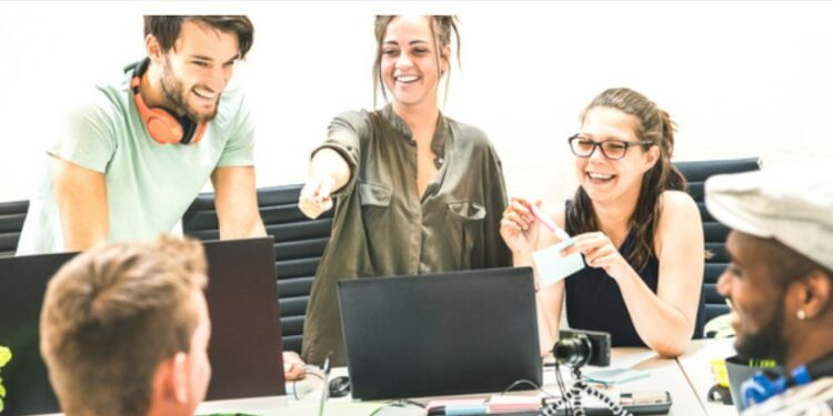 Le 100 % présentiel : un motif de démission pour plus de la moitié des 18-24 ans