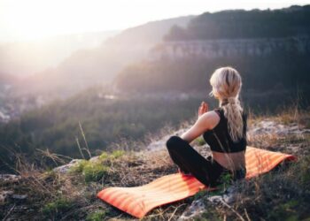 Se reconnecter à soi-même grâce à des pauses sensorielles en pleine nature