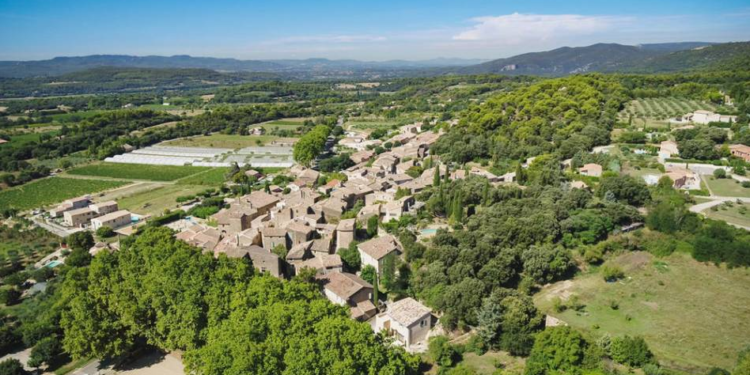 Vaugines, le parc de Georges inauguré, où comment un couple a sauvé une parcelle de nature de la promotion immobilière