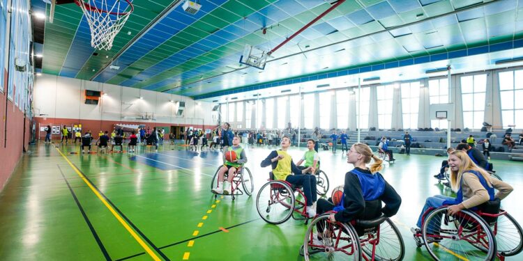 Dimitri Pavadé, champion paralympique, à la rencontre des élèves de Bollène