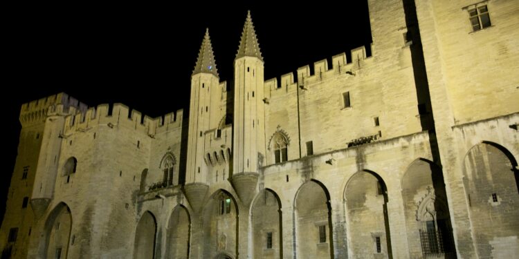 Palais des papes : partez à la chasse aux fantômes