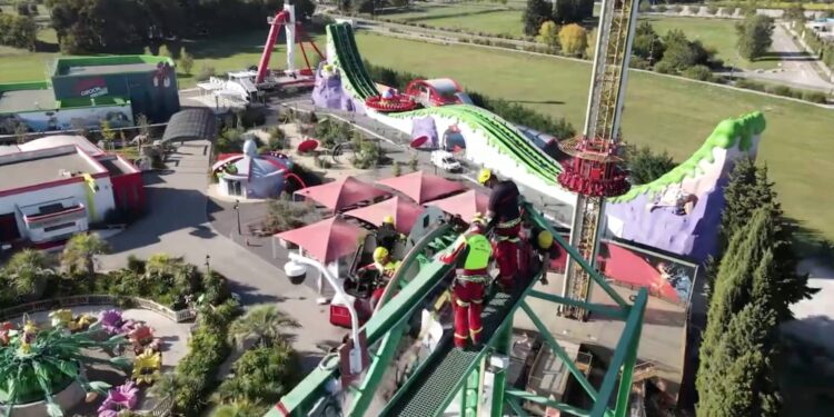 Les sapeurs-pompiers du Vaucluse s’entraînent au Parc Spirou