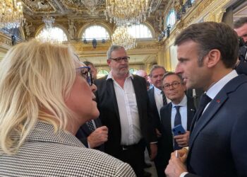 Quand Jean-Christophe Daudet, le maire de Barbentane rencontre Emmanuel Macron